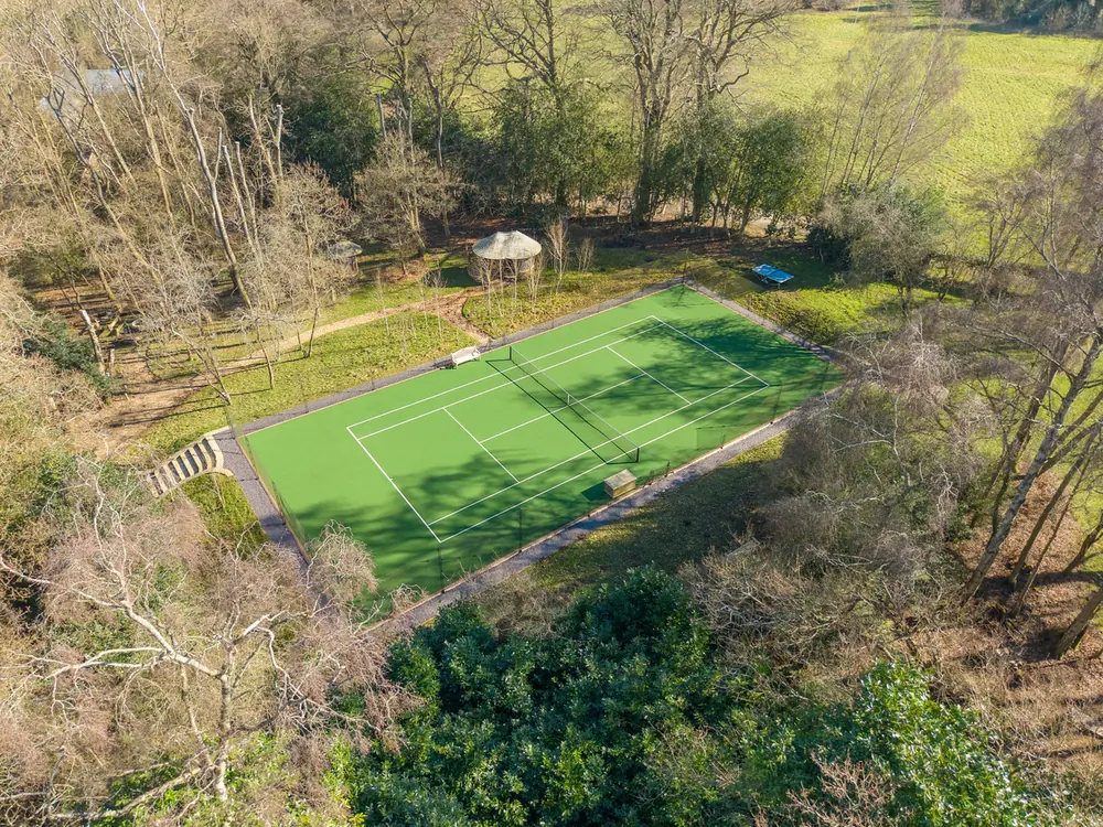 The tennis court at Cedar Hollow Oxford, 4 of 7