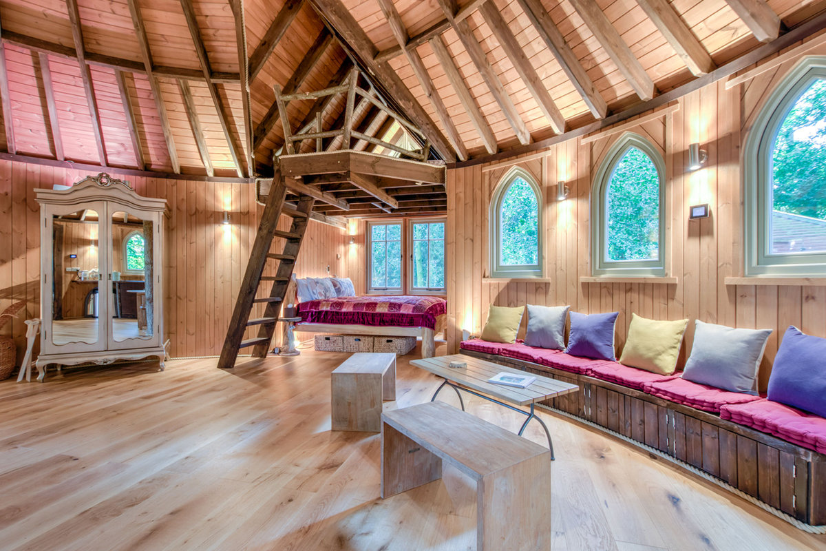 The Cedar Hollow Treehouse, photo 4 of 12